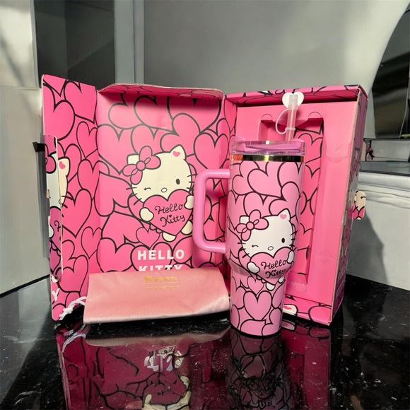Stanley Pink Hello Kitty Tumbler with Heart Straw - Picture 2 of 6